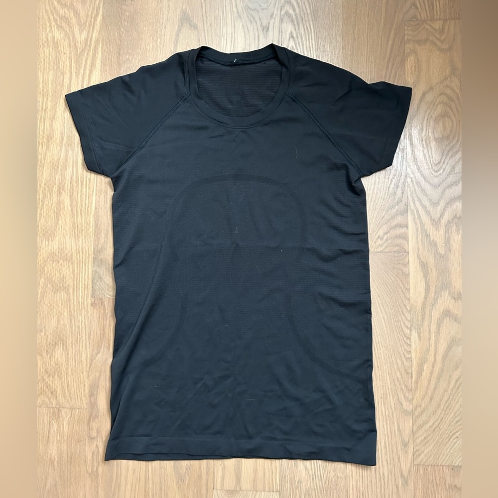Black Lululemon swiftly tech